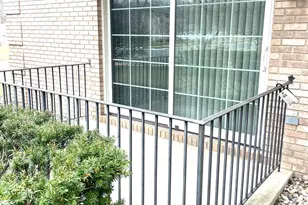 2741 Georgetowne Dr, Highland, IN 46322 - Photo 2