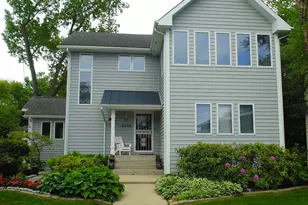 8508 Pine Ave, Gary, IN 46403 - Photo 2