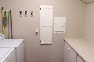 8508 Pine Ave, Gary, IN 46403 - Photo 24