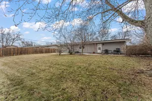 415 Sequoia Dr, Valparaiso, IN 46385 - Photo 22