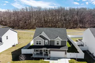 3910 Iron Gate Dr, Valparaiso, IN 46385 - Photo 2