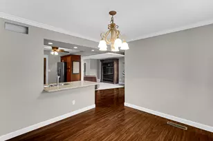 2325 Barbara Jean Dr, Schererville, IN 46375 - Photo 10