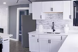 418 Dallas St, Gary, IN 46406 - Photo 8