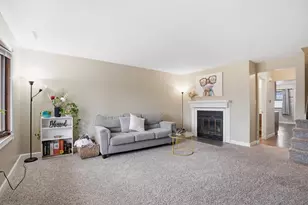 876 Jordan Cir, Schererville, IN 46375 - Photo 10