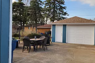 2445 Clough Ave, Highland, IN 46322 - Photo 4