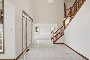 2697 W 85th Ave, Merrillville, IN 46410 - Photo 8