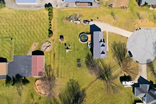 664 Windy Meadow Ct, Hebron, IN 46341 - Photo 2