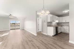 191 Mallard Pointe Dr, Valparaiso, IN 46385 - Photo 8