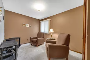 22 Maple Ct, Schererville, IN 46375 - Photo 4