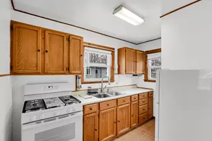 7620 New Hampshire Ave, Hammond, IN 46323 - Photo 2