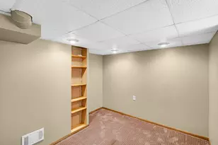 7620 New Hampshire Ave, Hammond, IN 46323 - Photo 12