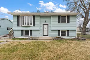 1702 Broadway Ave, Chesterton, IN 46304 - Photo 1