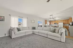 609 Dakota Dr, Lowell, IN 46356 - Photo 4