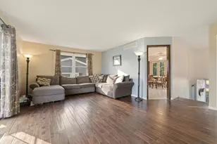 3771 Kingsway Dr, Crown Point, IN 46307 - Photo 6