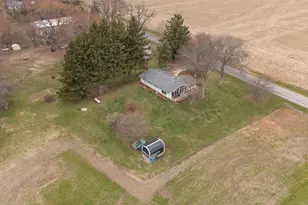 3212 E 400 S, La Porte, IN 46350 - Photo 2