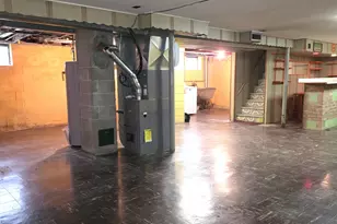 709 Porter St, Gary, IN 46406 - Photo 14