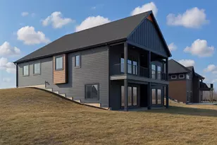 10102 Lakeview Dr, Saint John, IN 46373 - Photo 2