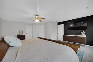 998 Ian Dr, Hobart, IN 46342 - Photo 16