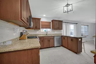 998 Ian Dr, Hobart, IN 46342 - Photo 12