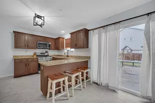 998 Ian Dr, Hobart, IN 46342 - Photo 14