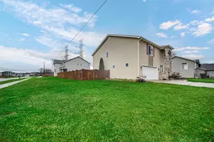 998 Ian Dr, Hobart, IN 46342 - Photo 34