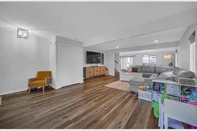 998 Ian Drive, Hobart, IN 46342 - Photo 6