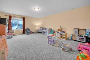 998 Ian Dr, Hobart, IN 46342 - Photo 22