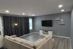 726-1 Imperial Rd, Valparaiso, IN 46385 - Photo 2