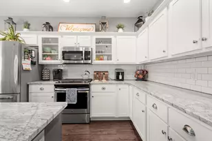 3805 Mandy Ct, Warsaw, IN 46582 - Photo 6