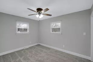 1066 W 10th Pl, Hobart, IN 46342 - Photo 10