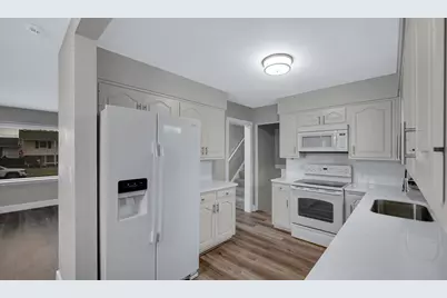 1066 W 10th Place, Hobart, IN 46342 - Photo 4