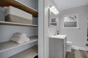 1066 W 10th Pl, Hobart, IN 46342 - Photo 12