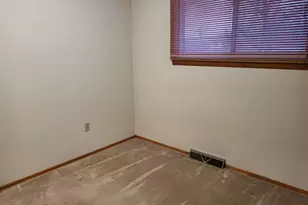 9420 Saric Dr, Highland, IN 46322 - Photo 14