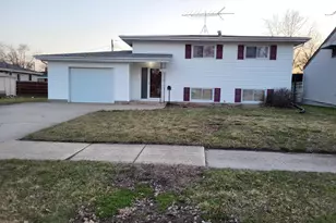 9420 Saric Dr, Highland, IN 46322 - Photo 1