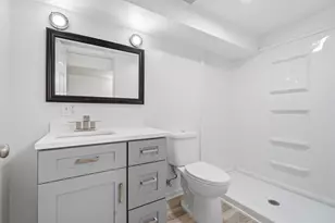 7325 Locust Ave, Gary, IN 46403 - Photo 28