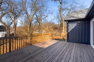 7325 Locust Ave, Gary, IN 46403 - Photo 32