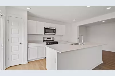 581 Cressmoor Boulevard, Hobart, IN 46342 - Photo 2