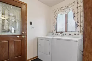 1125 Woodhollow Dr, Schererville, IN 46375 - Photo 8