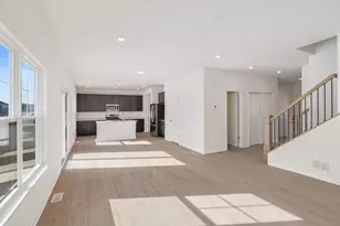 565 E 130th Pl, Crown Point, IN 46307 - Photo 8