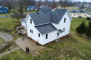 214 N Iroquois St, Goodland, IN 47948 - Photo 2