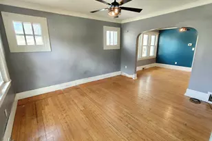 3839 Roche St, Hobart, IN 46342 - Photo 8