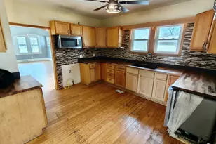 3839 Roche St, Hobart, IN 46342 - Photo 12