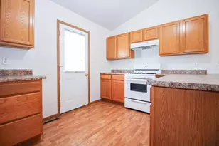 1709 Daisy St SE, Demotte, IN 46310 - Photo 8