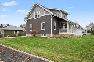 901 Campbell St, Valparaiso, IN 46385 - Photo 1