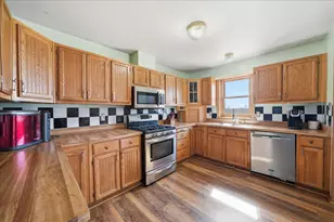 1551 Gilleevan Dr, Valparaiso, IN 46385 - Photo 6