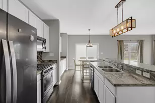 452 Greenbrier Ln, Lowell, IN 46356 - Photo 6