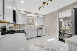 357 Taft Pl, Gary, IN 46404 - Photo 6