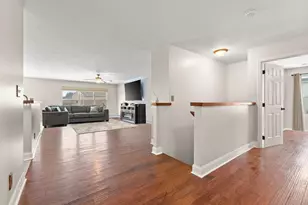 13691 Blue Springs Ct, Dyer, IN 46311 - Photo 6