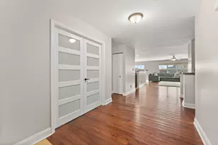 13691 Blue Springs Ct, Dyer, IN 46311 - Photo 4