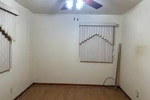 562 Dallas St, Gary, IN 46406 - Photo 6